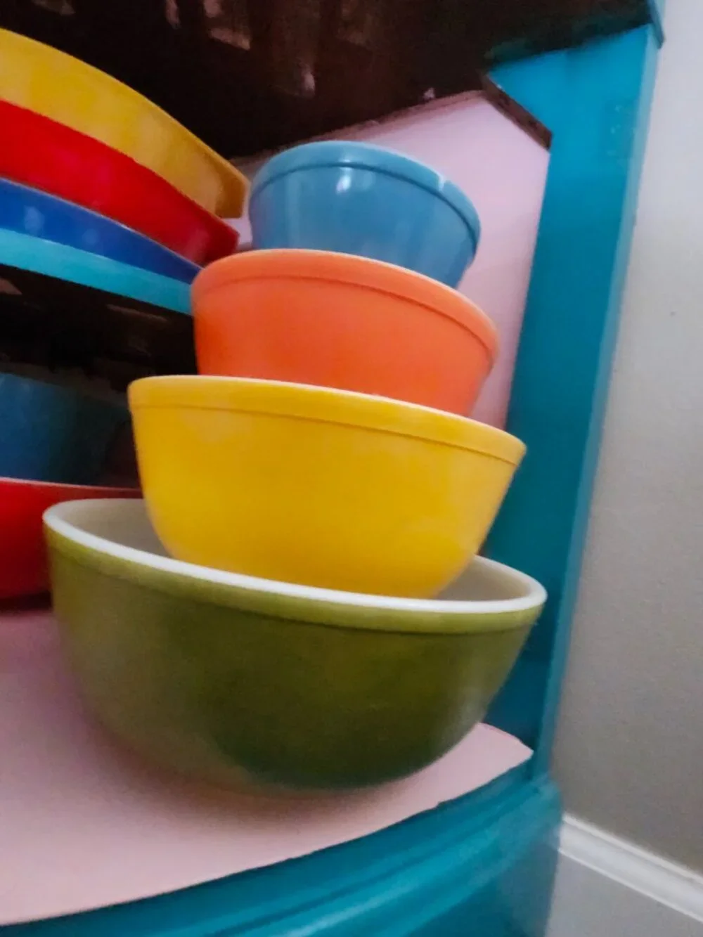 Pyrex reverse primary mixing bowl set